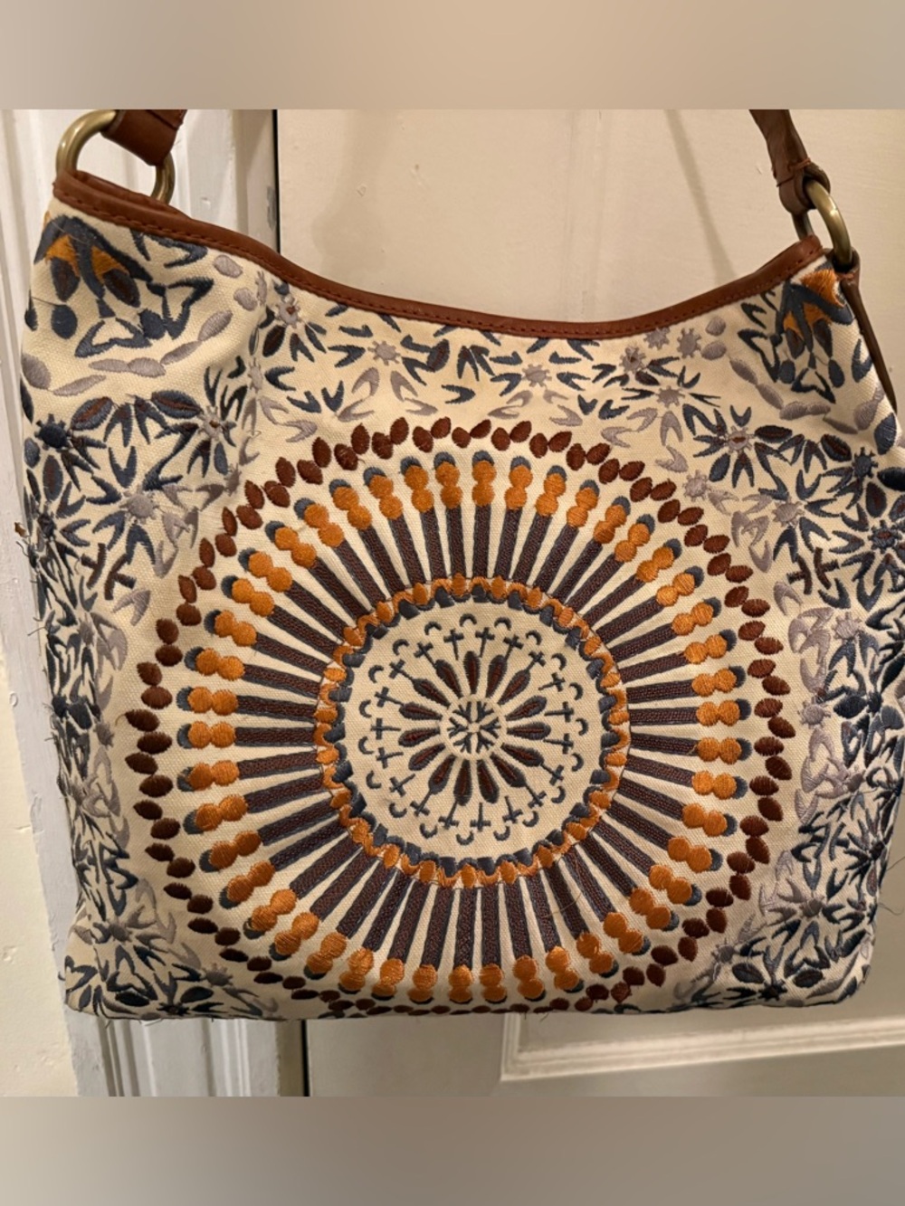 COLE HAAN “SIERRA” EMBROIDERED & LEATHER TOTE BAG W/MANDALA DESIGN 👀